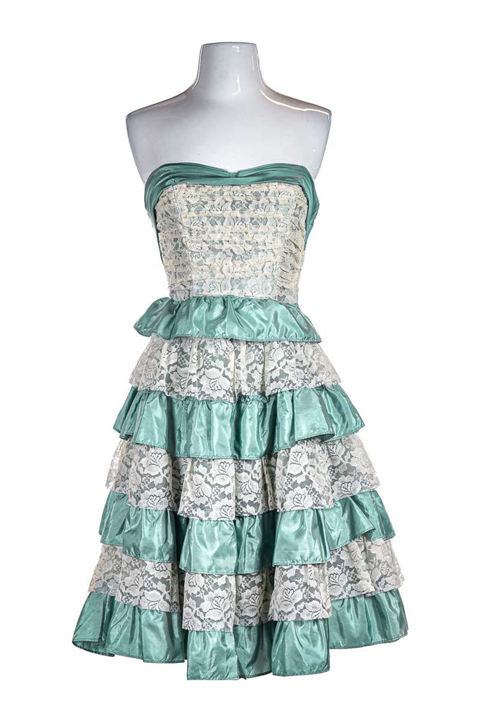 Betsey johnson ドレス BETSEY_2024_MARCH_LIFESTYLE_59
